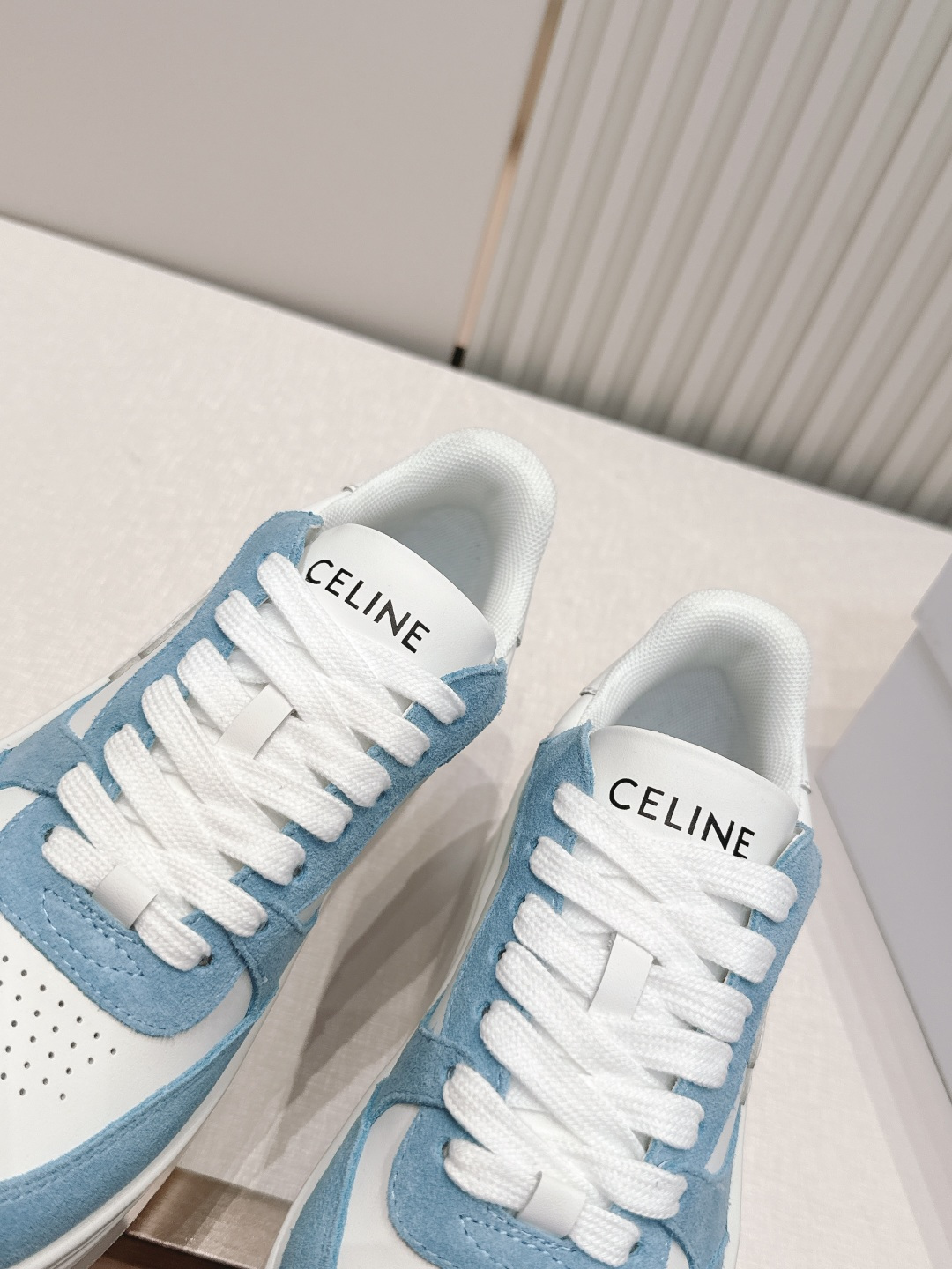 新色系  情侣款 男码+10Celine思琳新款休闲鞋运动鞋 板鞋，小白鞋，充满街头感的一双鞋子，延续经