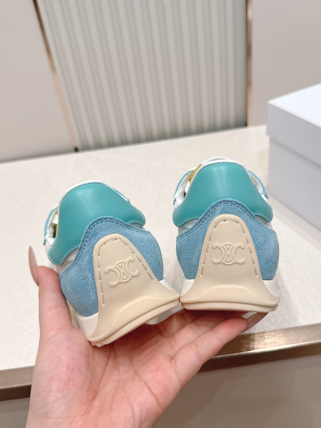 新两色！！ Celine 赛琳  26最新 凯旋门德训鞋阿甘鞋休闲 运动鞋 这是充满街头感的一双鞋子，延