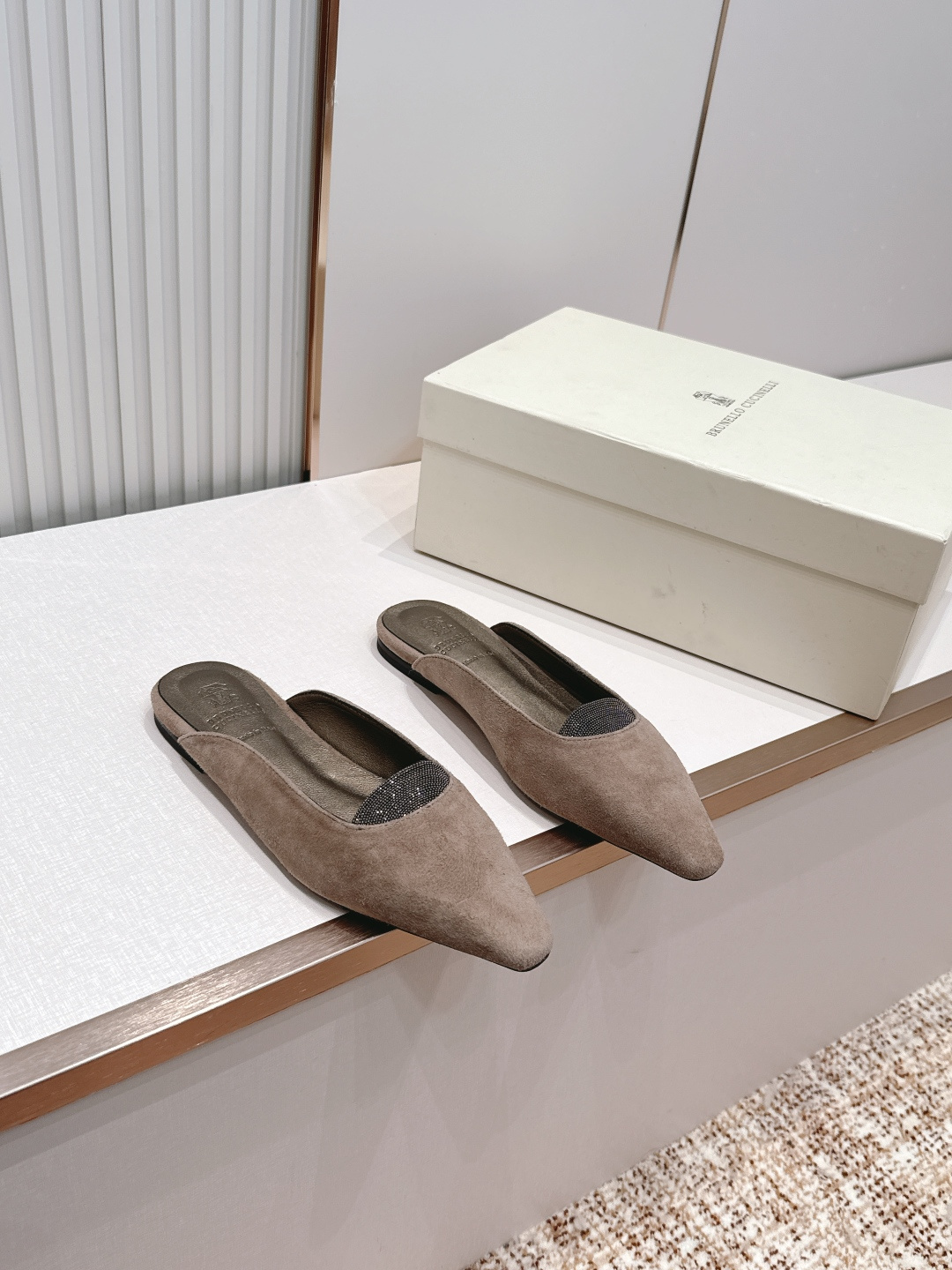 顶版 Brunello Cucinelli BC 26ss新款系列 包头半拖鞋此款凉拖鞋鞋型堪称经典，永