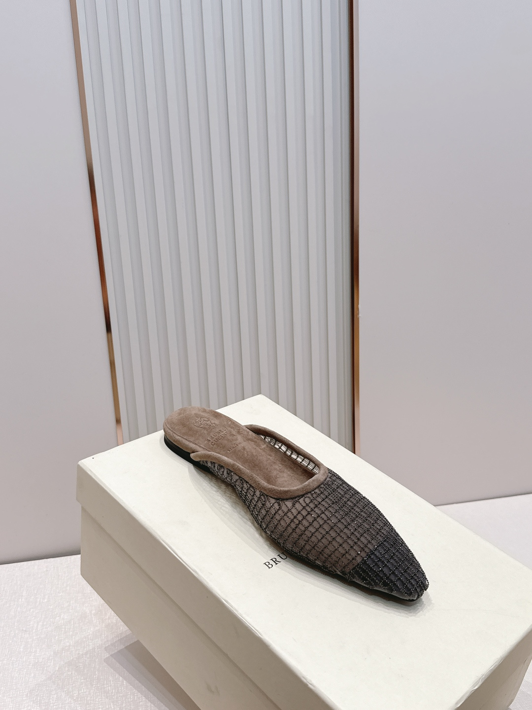 顶版 Brunello Cucinelli BC 26ss新款系列 网钻包头半凉拖鞋此款凉拖鞋鞋型堪称经