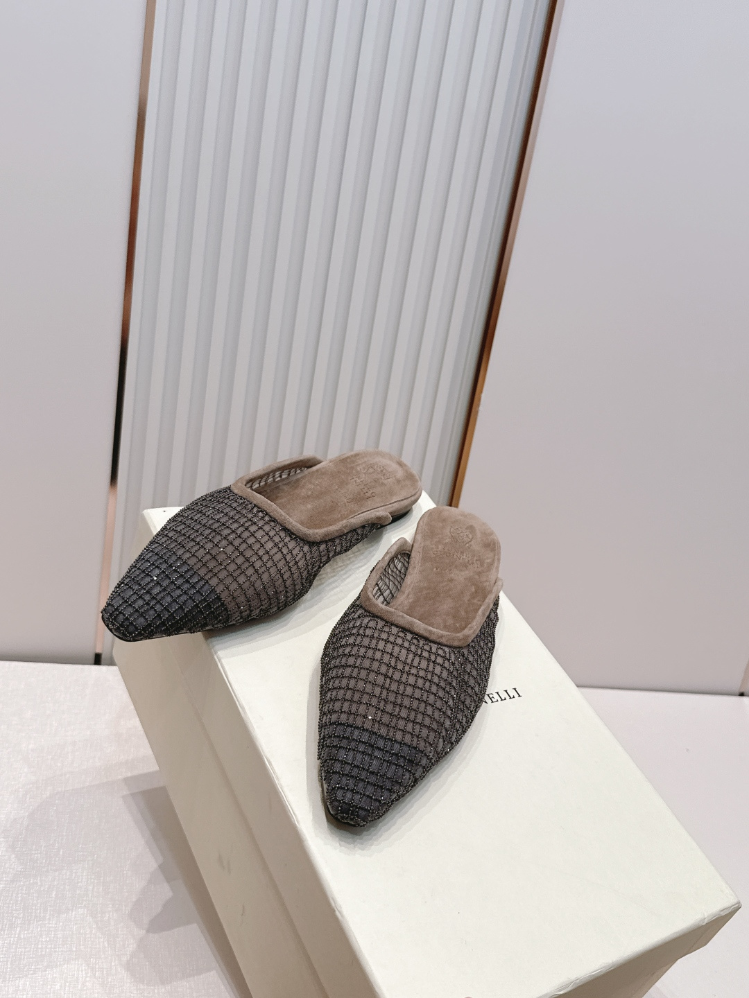 顶版 Brunello Cucinelli BC 26ss新款系列 网钻包头半凉拖鞋此款凉拖鞋鞋型堪称经