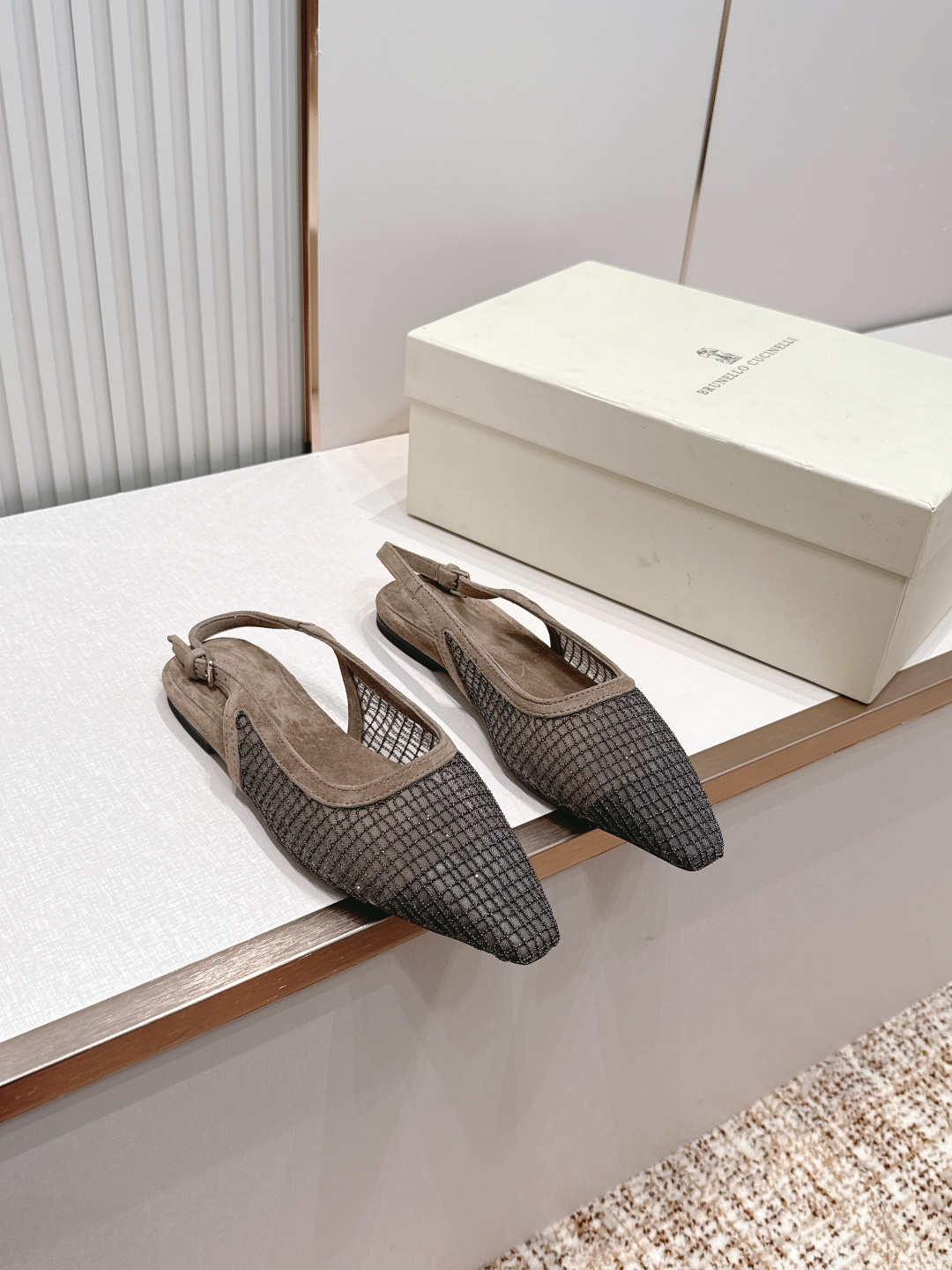顶版 Brunello Cucinelli BC 26ss新款系列 网钻包头半凉拖鞋此款凉拖鞋鞋型堪称经