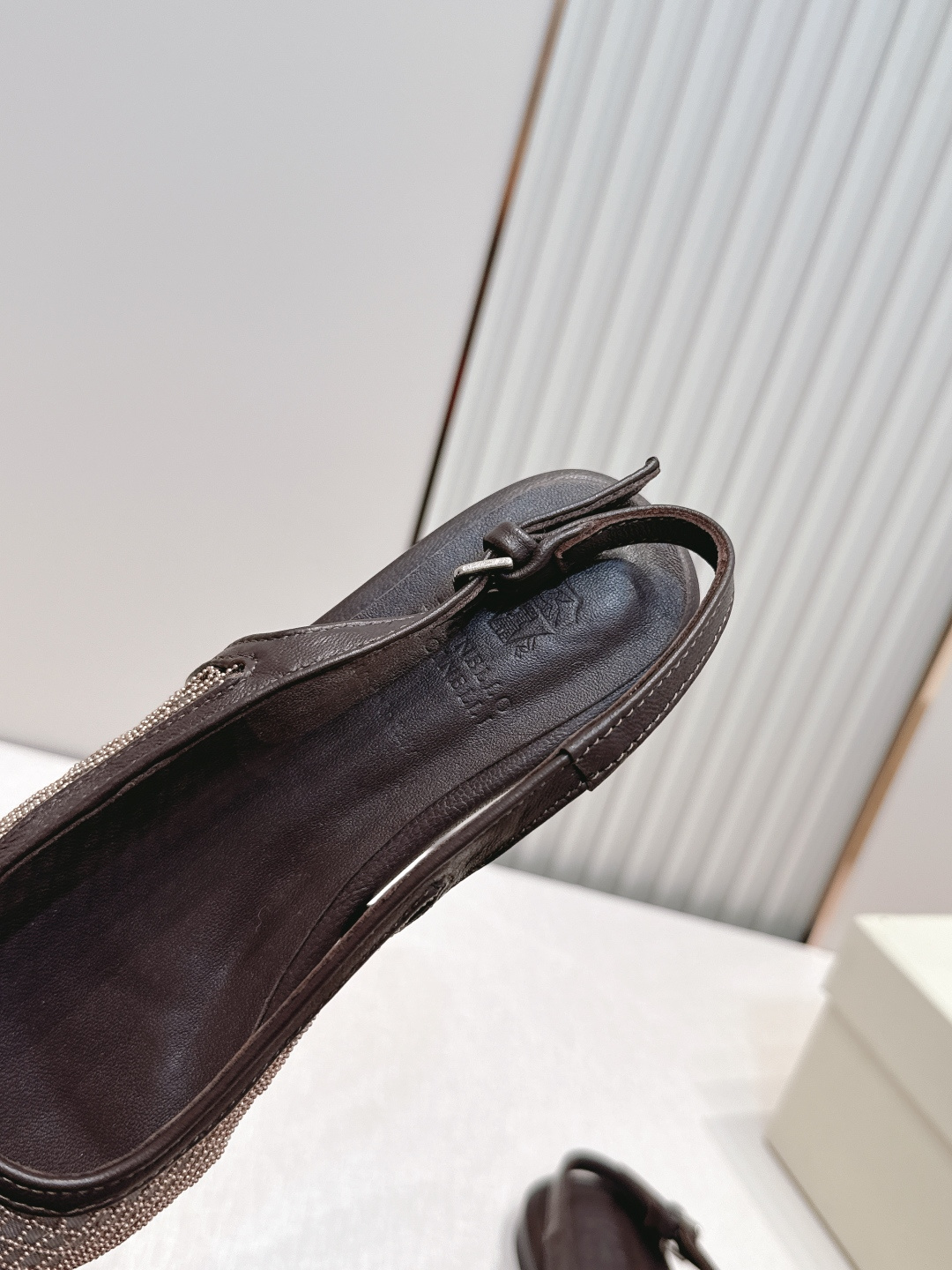 顶版 Brunello Cucinelli BC 26ss新款系列 网钻包头半凉拖鞋此款凉拖鞋鞋型堪称经