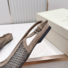 顶版 Brunello Cucinelli BC 26ss新款系列 网钻包头半凉拖鞋此款凉拖鞋鞋型堪称经 顶版 Brunello Cucinelli BC 26ss新款系列 网钻包头半凉拖鞋此款凉拖鞋鞋型堪称经