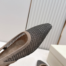 顶版 Brunello Cucinelli BC 26ss新款系列 网钻包头半凉拖鞋此款凉拖鞋鞋型堪称经 顶版 Brunello Cucinelli BC 26ss新款系列 网钻包头半凉拖鞋此款凉拖鞋鞋型堪称经