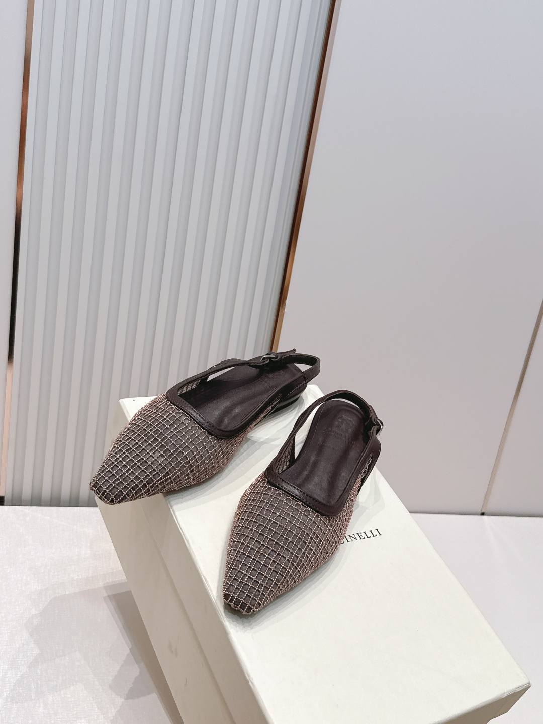 顶版 Brunello Cucinelli BC 26ss新款系列 网钻包头半凉拖鞋此款凉拖鞋鞋型堪称经