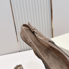 顶版 Brunello Cucinelli BC 26ss新款系列 网钻包头半凉拖鞋此款凉拖鞋鞋型堪称经 顶版 Brunello Cucinelli BC 26ss新款系列 网钻包头半凉拖鞋此款凉拖鞋鞋型堪称经