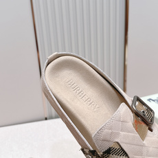 顶版巴宝莉Burberry 经典中古风 炸街勃肯拖鞋 选用柔软反绒面革面料打造,于意大利工坊精制而成。融 顶版巴宝莉Burberry 经典中古风 炸街勃肯拖鞋 选用柔软反绒面革面料打造,于意大利工坊精制而成。融