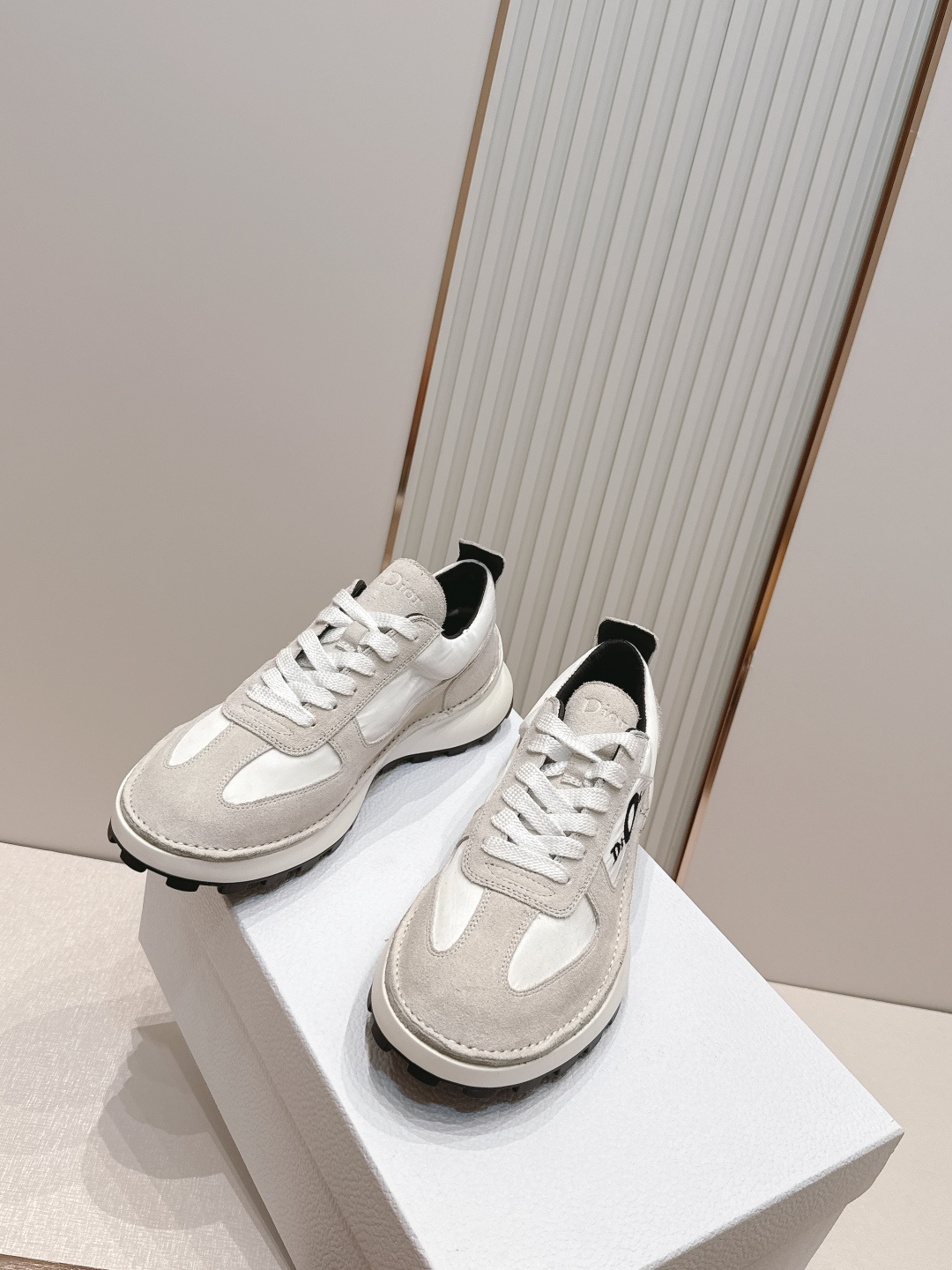 男款 Dior 迪奥Squash 新款厚底休闲鞋 运动       这款乔纳森·安德森 (Jonatha
