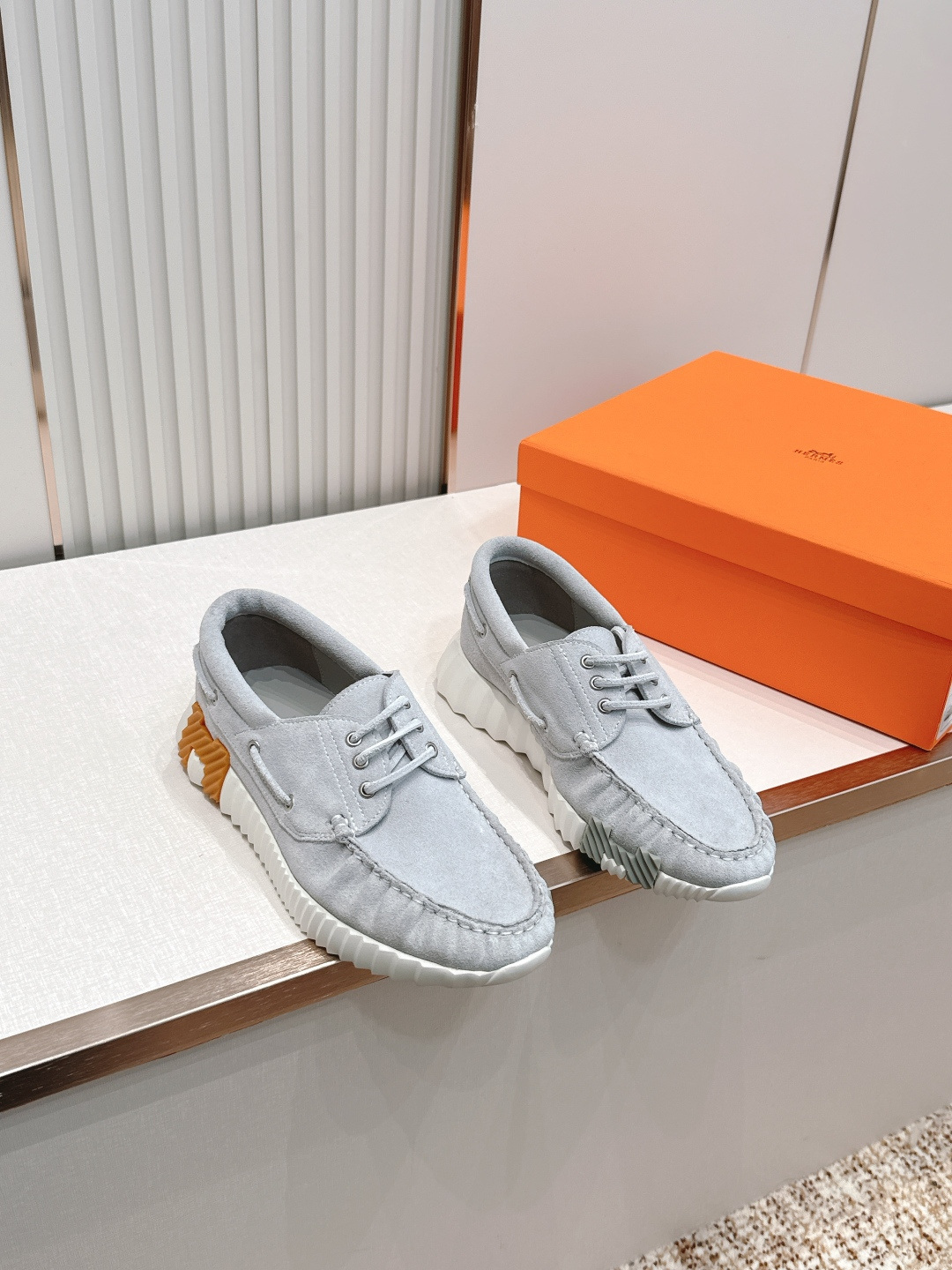 顶版 男士+10情侣款 Hermes 爱马仕2026 新款复古风H休闲运动鞋德训鞋工艺极致,同步专柜上新 顶版 男士+10情侣款 Hermes 爱马仕2026 新款复古风H休闲运动鞋德训鞋工艺极致,同步专柜上新