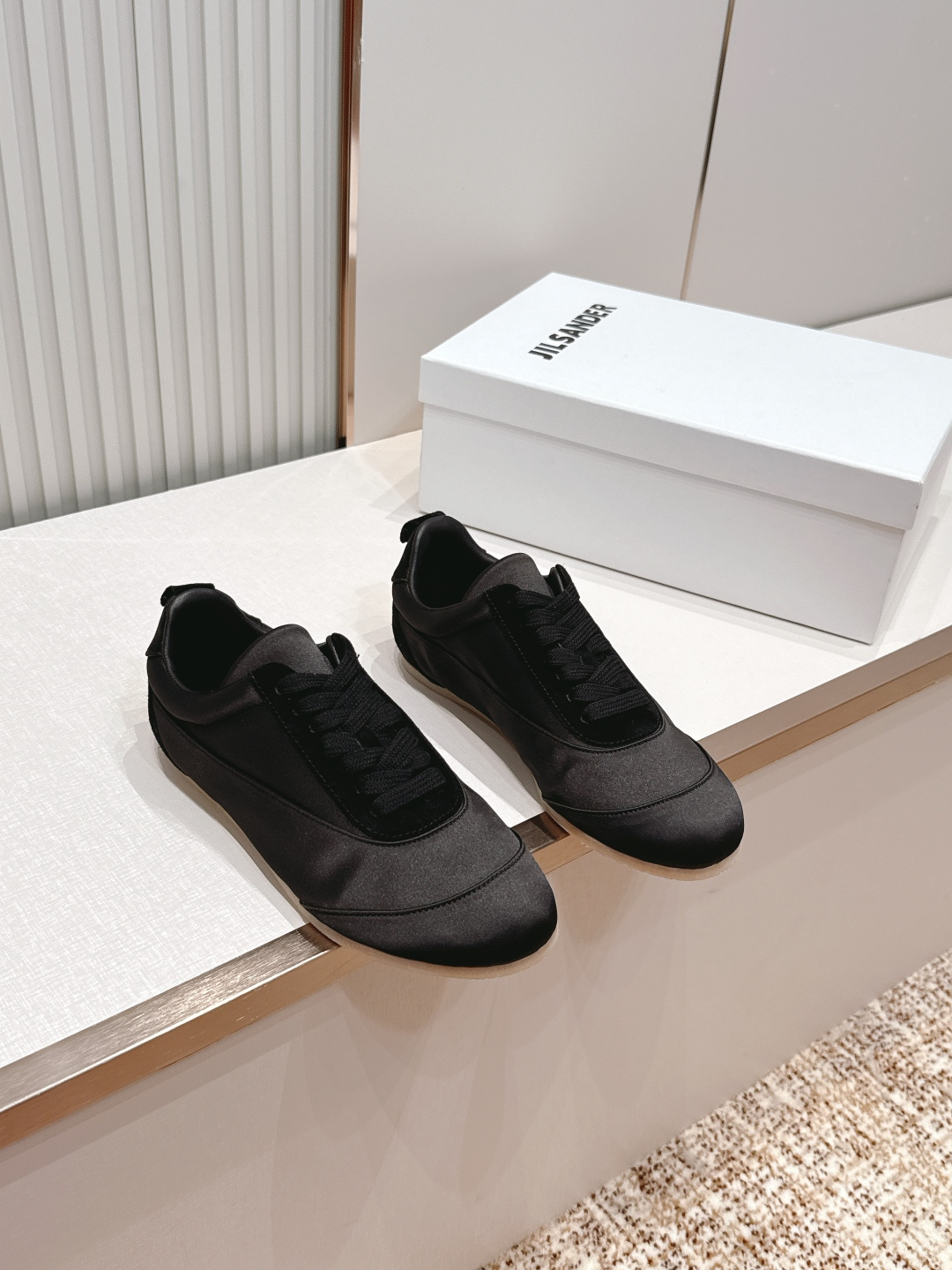 顶版  JIL SANDER 吉尔桑达新款 绸缎休闲鞋美到犯规，上脚惊艳到～绸缎光泽感绝了，走路带风都在