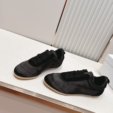 顶版 JIL SANDER 吉尔桑达新款 绸缎休闲鞋美到犯规,上脚惊艳到~绸缎光泽感绝了,走路带风都在 顶版 JIL SANDER 吉尔桑达新款 绸缎休闲鞋美到犯规,上脚惊艳到~绸缎光泽感绝了,走路带风都在
