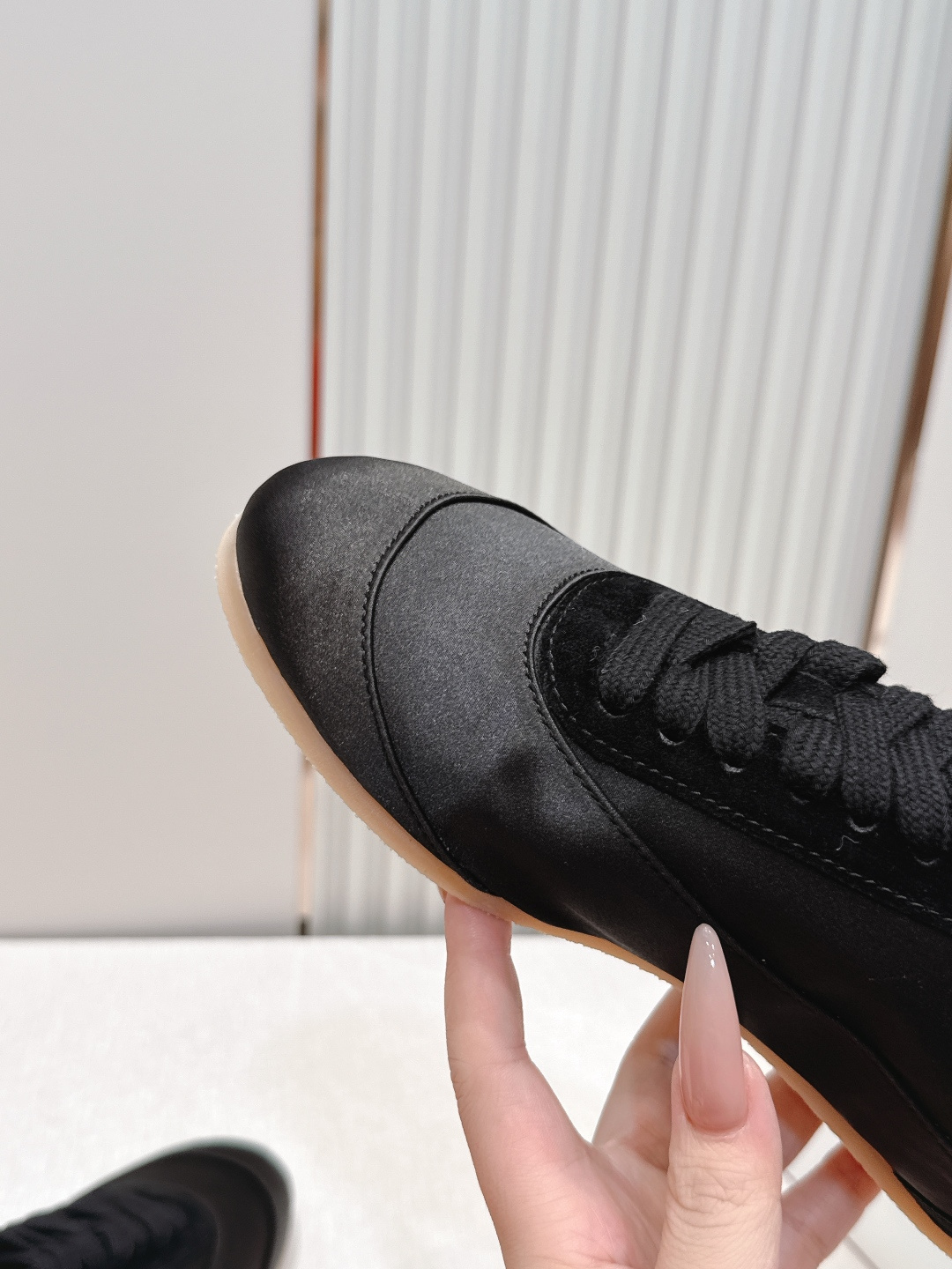 顶版 JIL SANDER 吉尔桑达新款 绸缎休闲鞋美到犯规,上脚惊艳到~绸缎光泽感绝了,走路带风都在 顶版 JIL SANDER 吉尔桑达新款 绸缎休闲鞋美到犯规,上脚惊艳到~绸缎光泽感绝了,走路带风都在