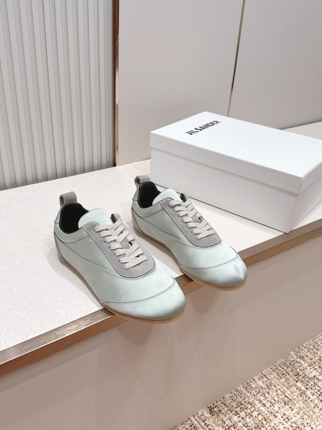 顶版  JIL SANDER 吉尔桑达新款 绸缎休闲鞋美到犯规，上脚惊艳到～绸缎光泽感绝了，走路带风都在