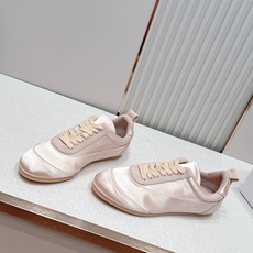 顶版 JIL SANDER 吉尔桑达新款 绸缎休闲鞋美到犯规,上脚惊艳到~绸缎光泽感绝了,走路带风都在 顶版 JIL SANDER 吉尔桑达新款 绸缎休闲鞋美到犯规,上脚惊艳到~绸缎光泽感绝了,走路带风都在