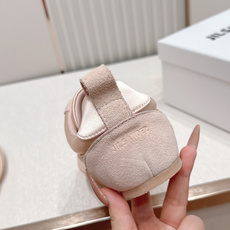 顶版 JIL SANDER 吉尔桑达新款 绸缎休闲鞋美到犯规,上脚惊艳到~绸缎光泽感绝了,走路带风都在 顶版 JIL SANDER 吉尔桑达新款 绸缎休闲鞋美到犯规,上脚惊艳到~绸缎光泽感绝了,走路带风都在