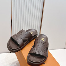 路易威登 Lv2026 最新款 Lv男士拖鞋系列 原版开模定制,面料釆用进口原版材料制作 升级版大底,更 路易威登 Lv2026 最新款 Lv男士拖鞋系列 原版开模定制,面料釆用进口原版材料制作 升级版大底,更
