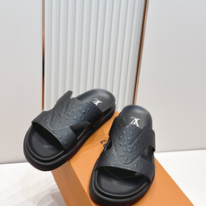 路易威登 Lv2026 最新款 Lv男士拖鞋系列 原版开模定制,面料釆用进口原版材料制作 升级版大底,更 路易威登 Lv2026 最新款 Lv男士拖鞋系列 原版开模定制,面料釆用进口原版材料制作 升级版大底,更