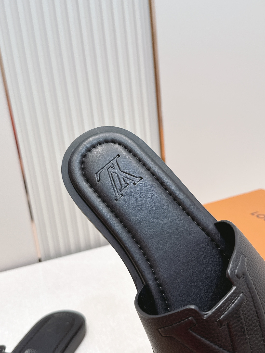 路易威登 Lv2026 最新款 Lv男士拖鞋系列 原版开模定制，面料釆用进口原版材料制作 升级版大底，更