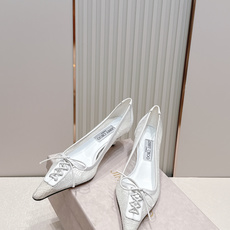 Jimmy Choo 蕾丝系带高跟鞋 Jimmy Choo蕾丝拼接高跟鞋,尖头设计+细高跟,优雅又性感✨ Jimmy Choo 蕾丝系带高跟鞋 Jimmy Choo蕾丝拼接高跟鞋,尖头设计+细高跟,优雅又性感✨