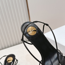 SAINT LAURENT|YSL 方头细带高跟凉鞋 ✨这款方头细带高跟凉鞋,细带设计简约又时髦,方头造 SAINT LAURENT|YSL 方头细带高跟凉鞋 ✨这款方头细带高跟凉鞋,细带设计简约又时髦,方头造