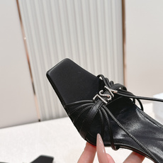 SAINT LAURENT|YSL 方头细带高跟凉鞋 ✨这款方头细带高跟凉鞋,细带设计简约又时髦,方头造 SAINT LAURENT|YSL 方头细带高跟凉鞋 ✨这款方头细带高跟凉鞋,细带设计简约又时髦,方头造