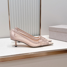Jimmy Choo 蕾丝系带高跟鞋 Jimmy Choo蕾丝拼接高跟鞋,尖头设计+细高跟,优雅又性感✨ Jimmy Choo 蕾丝系带高跟鞋 Jimmy Choo蕾丝拼接高跟鞋,尖头设计+细高跟,优雅又性感✨