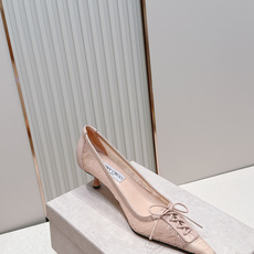 Jimmy Choo 蕾丝系带高跟鞋 Jimmy Choo蕾丝拼接高跟鞋,尖头设计+细高跟,优雅又性感✨ Jimmy Choo 蕾丝系带高跟鞋 Jimmy Choo蕾丝拼接高跟鞋,尖头设计+细高跟,优雅又性感✨