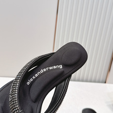 Alexander Wang26亚历山大王ss夏季新款水钻方头夹趾人字拖夏日炸街神器,把随性与闪钻氛围感 Alexander Wang26亚历山大王ss夏季新款水钻方头夹趾人字拖夏日炸街神器,把随性与闪钻氛围感