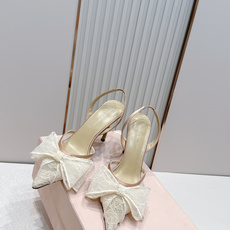 MACH & MACH 26/尖头蕾丝蝴蝶结🎀高跟凉鞋这是来自格鲁吉亚品牌 MACH & MACH 的「 MACH & MACH 26/尖头蕾丝蝴蝶结🎀高跟凉鞋这是来自格鲁吉亚品牌 MACH & MACH 的「