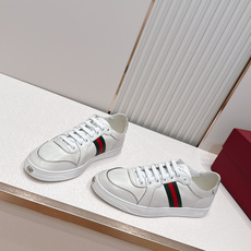情侣款 Gucci 古驰 26新Stretch系列小白鞋 复古做旧休闲板鞋经典配色:红绿织带+复古做旧鞋 情侣款 Gucci 古驰 26新Stretch系列小白鞋 复古做旧休闲板鞋经典配色:红绿织带+复古做旧鞋