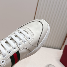情侣款 Gucci 古驰 26新Stretch系列小白鞋 复古做旧休闲板鞋经典配色:红绿织带+复古做旧鞋 情侣款 Gucci 古驰 26新Stretch系列小白鞋 复古做旧休闲板鞋经典配色:红绿织带+复古做旧鞋