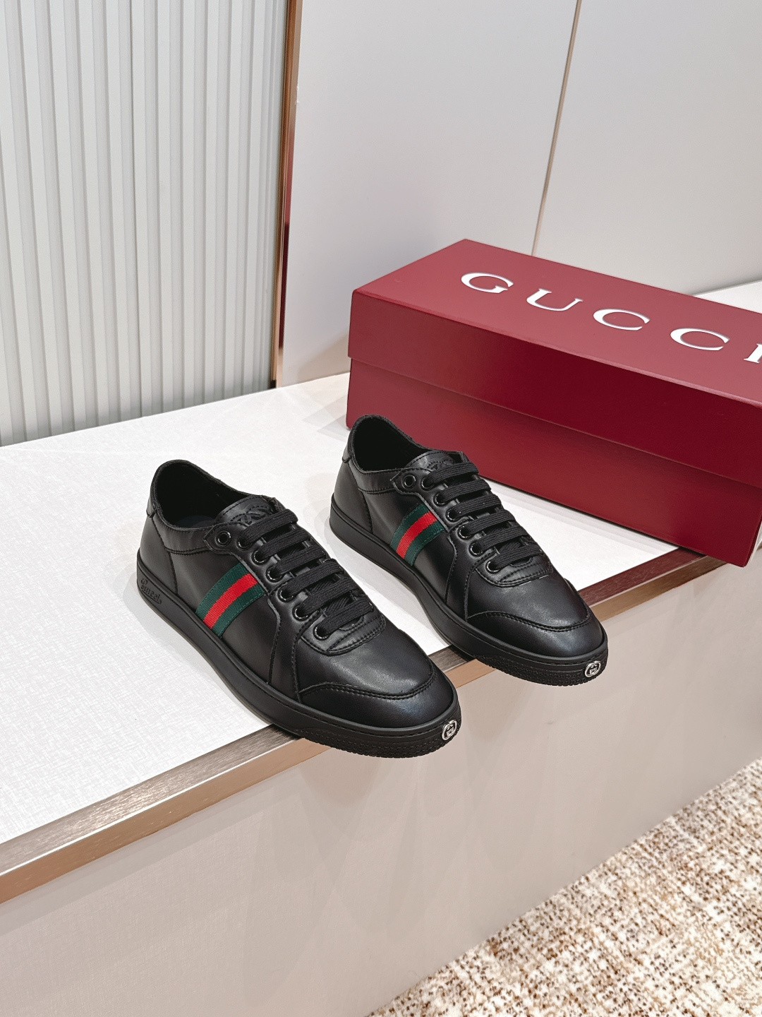 情侣款 Gucci 古驰 26新Stretch系列小白鞋 复古做旧休闲板鞋经典配色：红绿织带+复古做旧鞋