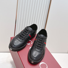 情侣款 Gucci 古驰 26新Stretch系列小白鞋 复古做旧休闲板鞋经典配色:红绿织带+复古做旧鞋 情侣款 Gucci 古驰 26新Stretch系列小白鞋 复古做旧休闲板鞋经典配色:红绿织带+复古做旧鞋