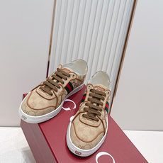 情侣款 Gucci 古驰 26新Stretch系列小白鞋 复古做旧休闲板鞋经典配色:红绿织带+复古做旧鞋 情侣款 Gucci 古驰 26新Stretch系列小白鞋 复古做旧休闲板鞋经典配色:红绿织带+复古做旧鞋