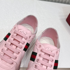 情侣款 Gucci 古驰 26新Stretch系列小白鞋 复古做旧休闲板鞋经典配色:红绿织带+复古做旧鞋 情侣款 Gucci 古驰 26新Stretch系列小白鞋 复古做旧休闲板鞋经典配色:红绿织带+复古做旧鞋