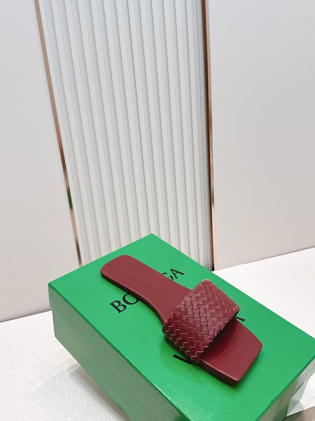 Bv 新款Palazzo旅行平底鞋平底设计 柔软舒适 内置垫脚 云朵般舒适 手工编织花边 镶嵌鞋口 超级