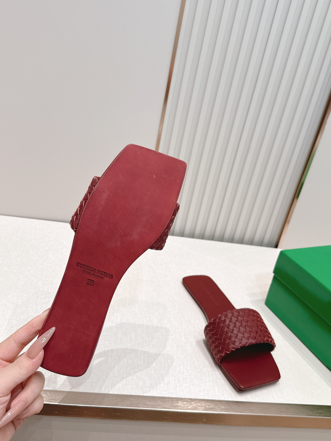 Bv 新款Palazzo旅行平底鞋平底设计 柔软舒适 内置垫脚 云朵般舒适 手工编织花边 镶嵌鞋口 超级