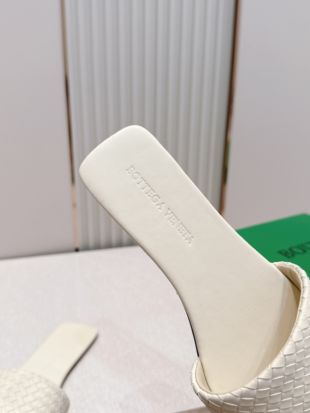 Bv 新款Palazzo旅行平底鞋平底设计 柔软舒适 内置垫脚 云朵般舒适 手工编织花边 镶嵌鞋口 超级