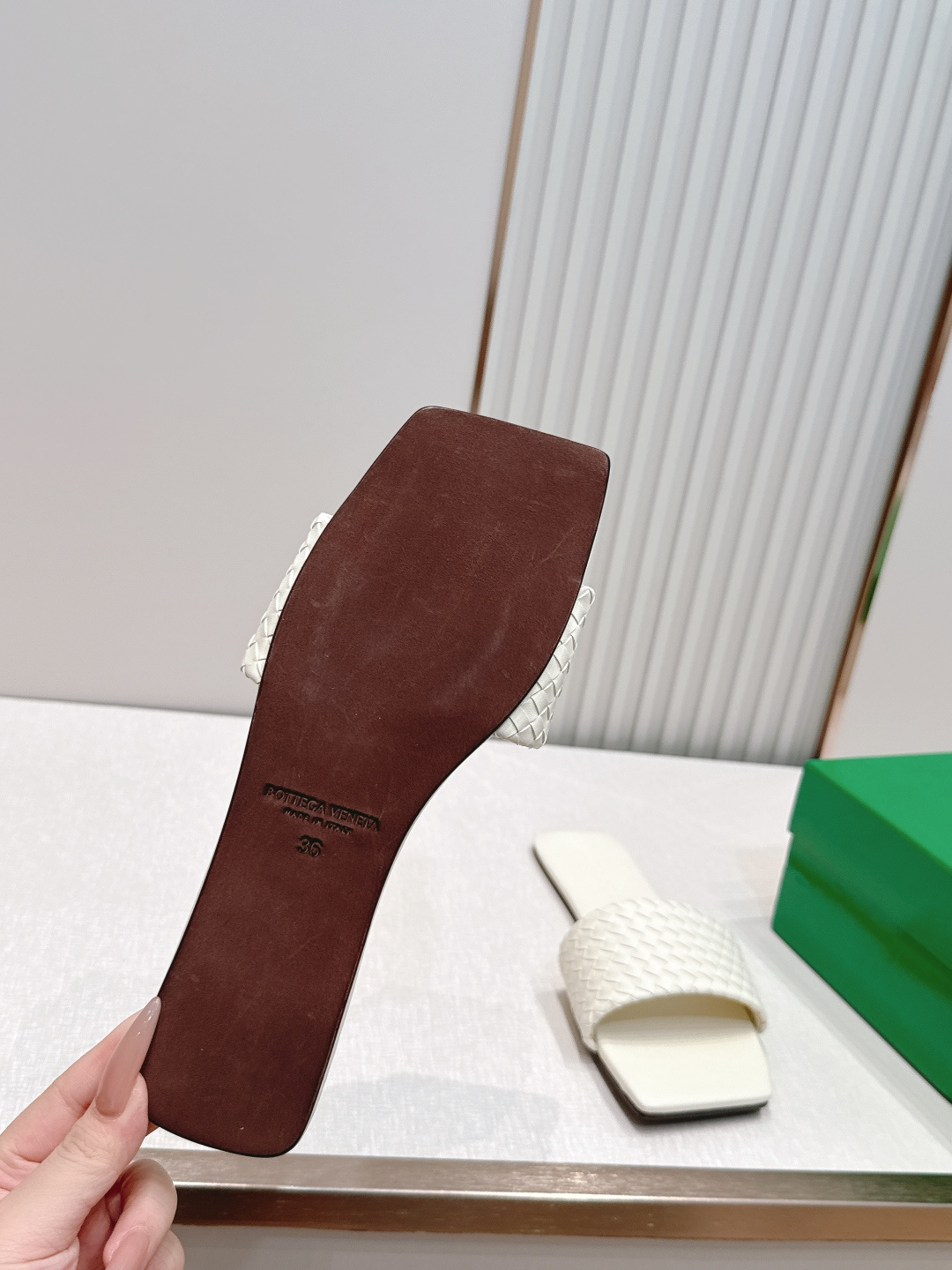 Bv 新款Palazzo旅行平底鞋平底设计 柔软舒适 内置垫脚 云朵般舒适 手工编织花边 镶嵌鞋口 超级