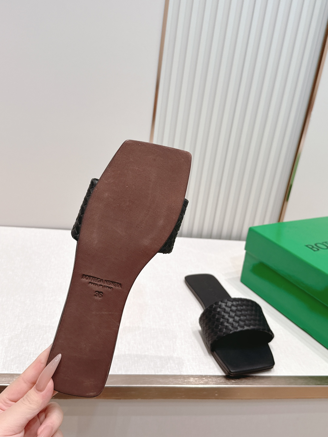 Bv 新款Palazzo旅行平底鞋平底设计 柔软舒适 内置垫脚 云朵般舒适 手工编织花边 镶嵌鞋口 超级
