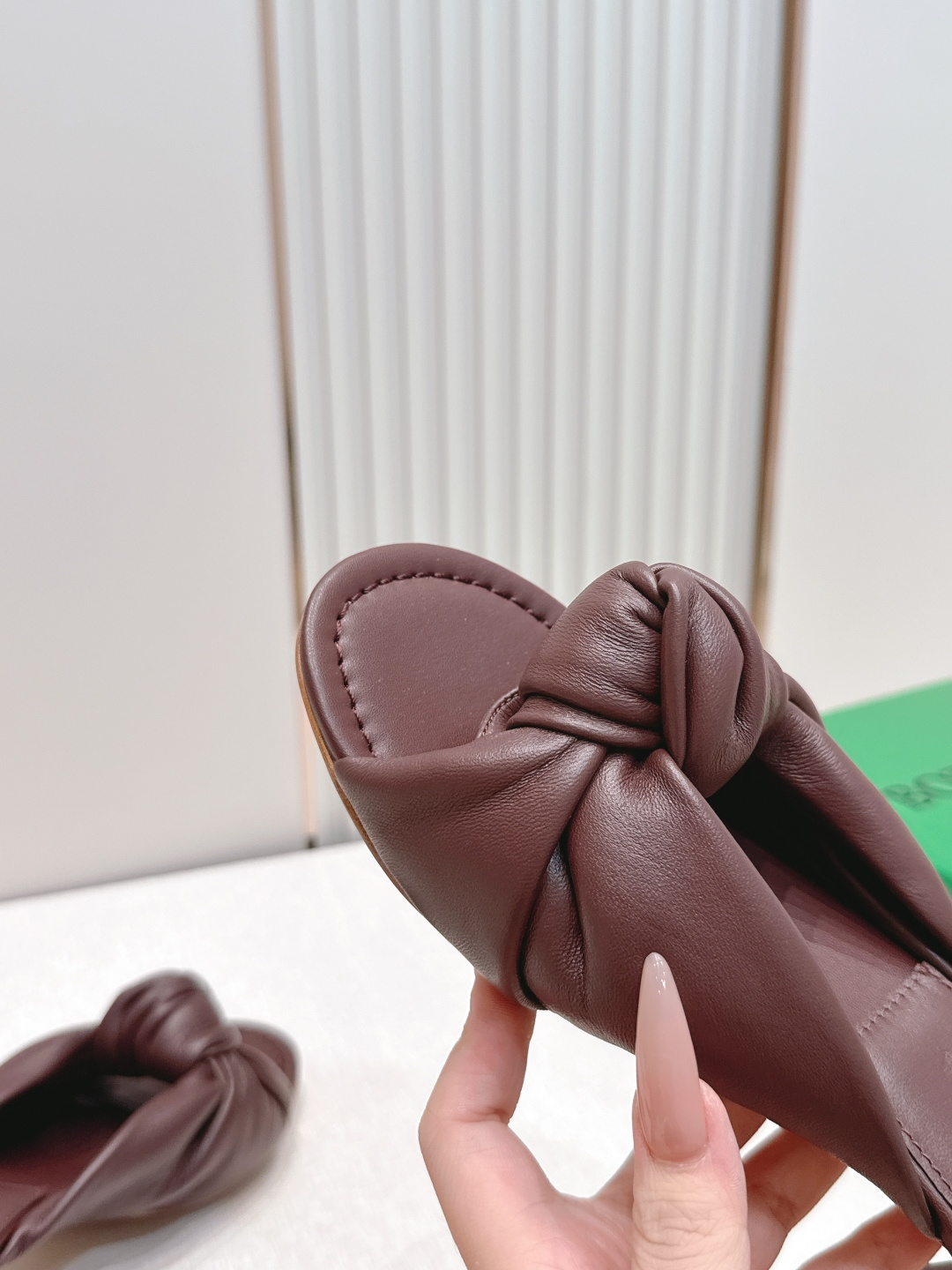 BV Cherry Flat Mule 中跟 舒适羊皮 打结🪢 拖鞋系列   小中跟设计 柔软舒适 内置