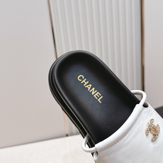Chanel 香奈儿 26s新款 平底 一字拖 双c标志 凉拖鞋简约大方,优质皮革+双C金属Logo,品 Chanel 香奈儿 26s新款 平底 一字拖 双c标志 凉拖鞋简约大方,优质皮革+双C金属Logo,品