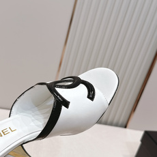 CHANEL香奈儿26s新款时装凉鞋圆头拼色凉拖简约又难以抗拒系 搭配展现与众不同的穿搭风格、自由混搭闪 CHANEL香奈儿26s新款时装凉鞋圆头拼色凉拖简约又难以抗拒系 搭配展现与众不同的穿搭风格、自由混搭闪