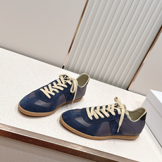 Maison Margiela 26ss夏季新款德训鞋 .玛吉拉mm6德训鞋,以品牌标志性的柔美元素为 Maison Margiela 26ss夏季新款德训鞋 .玛吉拉mm6德训鞋,以品牌标志性的柔美元素为