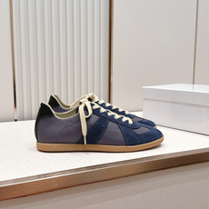 Maison Margiela 26ss夏季新款德训鞋 .玛吉拉mm6德训鞋,以品牌标志性的柔美元素为 Maison Margiela 26ss夏季新款德训鞋 .玛吉拉mm6德训鞋,以品牌标志性的柔美元素为