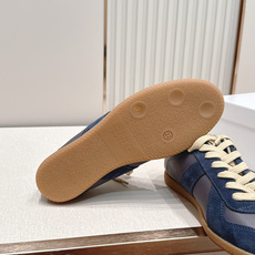 Maison Margiela 26ss夏季新款德训鞋 .玛吉拉mm6德训鞋,以品牌标志性的柔美元素为 Maison Margiela 26ss夏季新款德训鞋 .玛吉拉mm6德训鞋,以品牌标志性的柔美元素为
