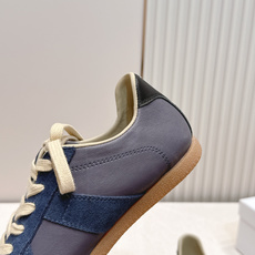 Maison Margiela 26ss夏季新款德训鞋 .玛吉拉mm6德训鞋,以品牌标志性的柔美元素为 Maison Margiela 26ss夏季新款德训鞋 .玛吉拉mm6德训鞋,以品牌标志性的柔美元素为