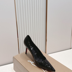 代购级Christian Louboutin 26/So Kate系列尖头细高跟鞋这是Christian 代购级Christian Louboutin 26/So Kate系列尖头细高跟鞋这是Christian