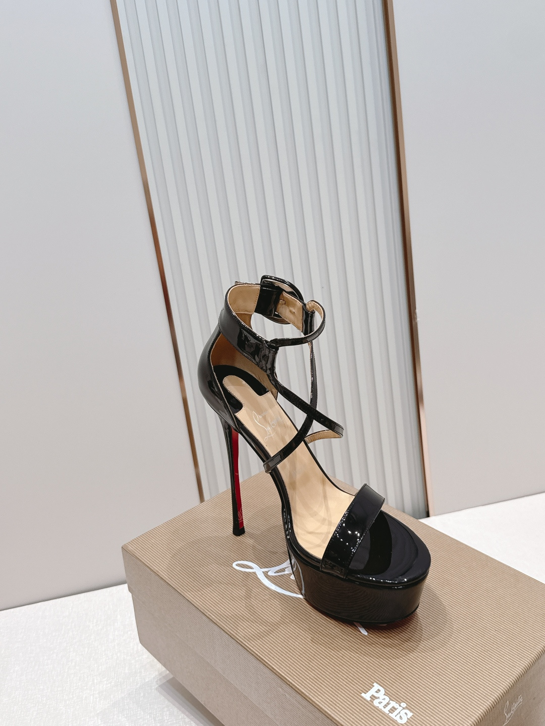 Christian louboutin 26s夏季新款时装高跟鞋 圆头水台高跟凉鞋顶级品质 🍃原汁原味的
